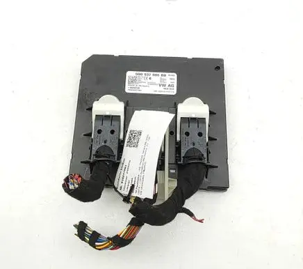 Volkswagen PASSAT B8 Central body control module 5Q0937086BB F005V01781