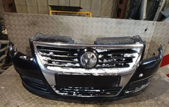 Volkswagen PASSAT B6 Front bumper 