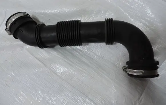 Air intake hose/pipe
