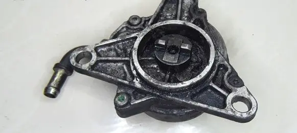 Renault Laguna I Vacuum pump 72188305D