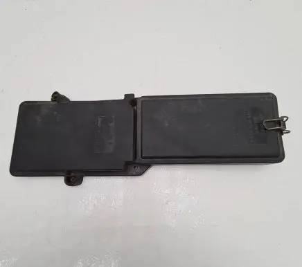Mercedes-Benz E W124 Fuse box cover 1245400082 08877650