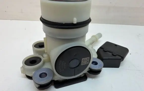 Hyundai Tucson IV NX4 Adblue pump 8240304164747 F01C25000H
