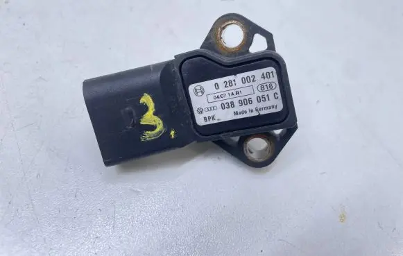 Audi A4 S4 B7 8E 8H Air pressure sensor 038906051C 0281002401