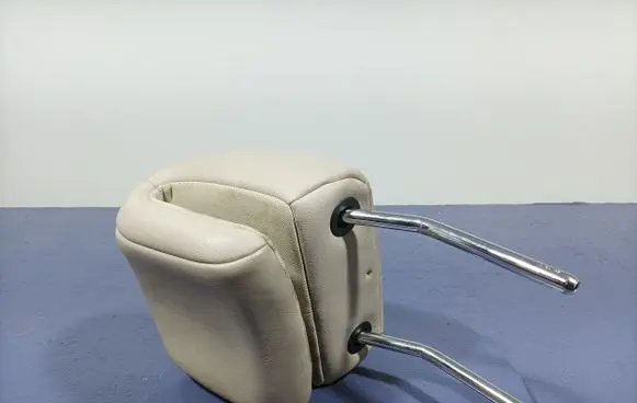 Peugeot 508 RXH Front seat headrest 