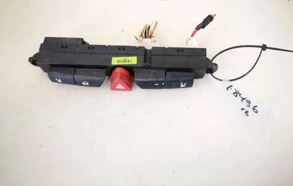 KIA Ceed Hazard light switch 937001h000 93700-1h000