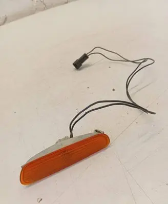 Front fender indicator light