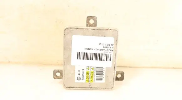 Audi A4 S4 B8 8K Voltage converter/converter module 