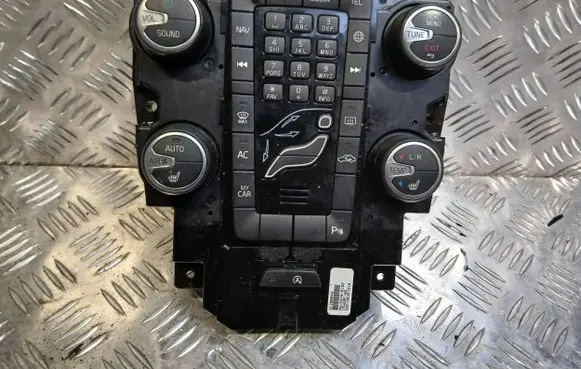 Volvo V40 Climate control unit 31398642 15W29E02 M0158700152