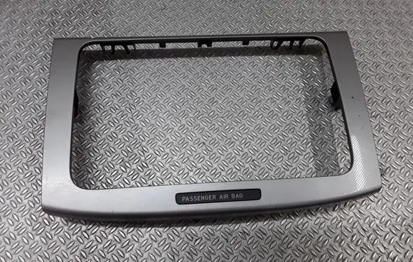 Volkswagen PASSAT B6 Radio/GPS head unit trim 3C0858069M