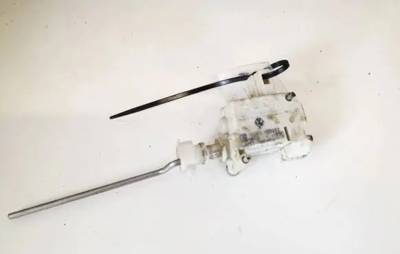Volkswagen Polo IV 9N3 Central locking motor 