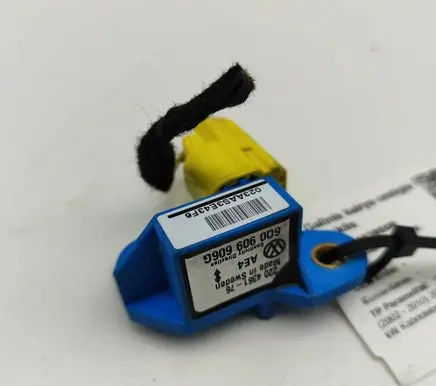 Volkswagen New Beetle Airbag deployment crash/impact sensor 6Q0909606G