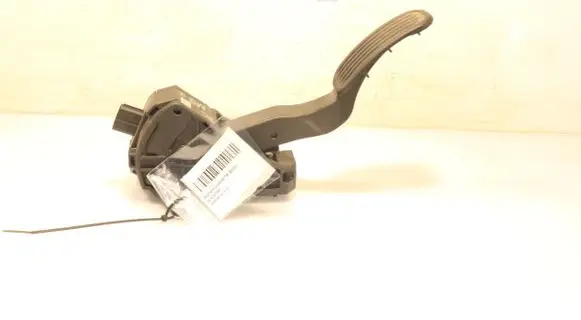 Toyota Yaris XP210 Accelerator throttle pedal