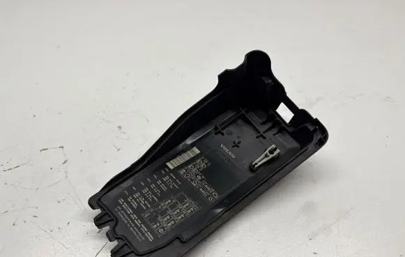 Volvo S80 Fuse box cover 31337340