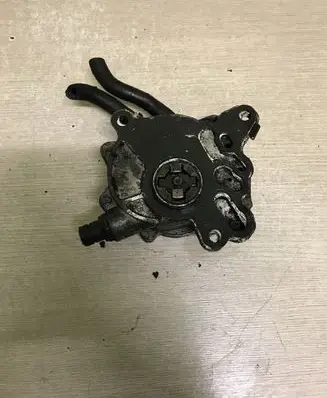 Volkswagen Touran I Vacuum pump 03G145209
