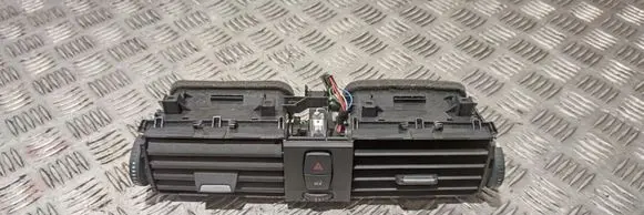BMW 4 F32 F33 Dash center air vent grill 9347436