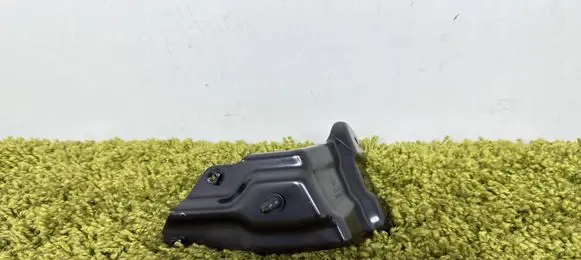 Volkswagen Golf Plus Fender mounting bracket 5m0821135