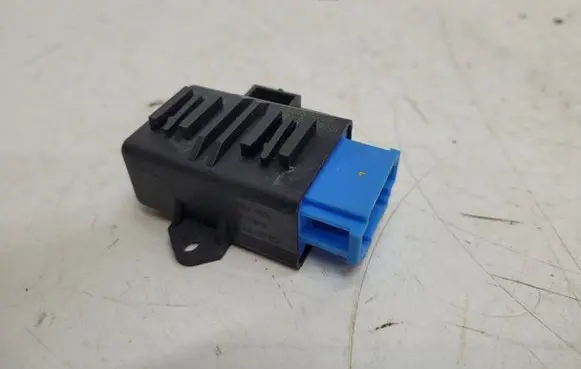 Volkswagen Transporter - Caravelle T5 Seat heating relay 5K0959772A