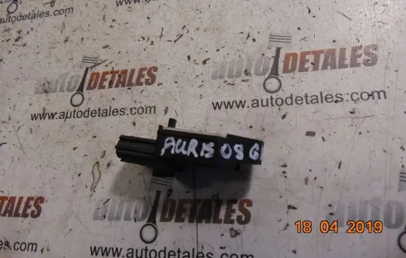 Toyota Auris 150 Airbag deployment crash/impact sensor 8983102080