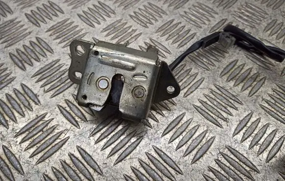 Toyota Yaris Engine bonnet/hood lock/latch loop/hook 