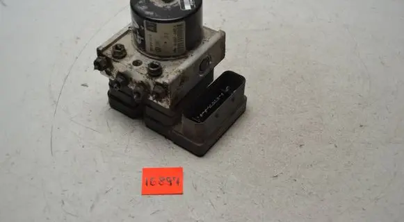 Volkswagen Golf V ABS Pump 1K0907379P 1K0614117H