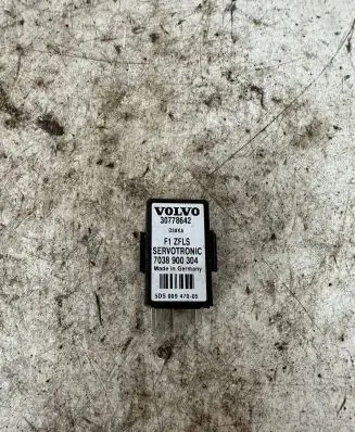 Volvo V70 Other relay 30778642 7038900304