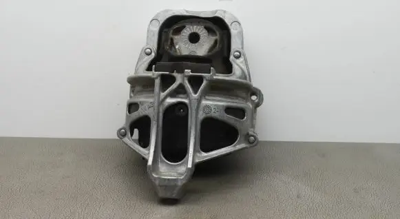 Audi Q5 SQ5 Engine mount bracket 4M0199372M