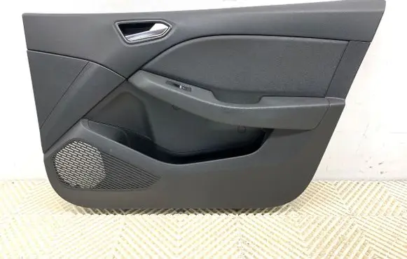 Renault Clio V Front door card panel trim