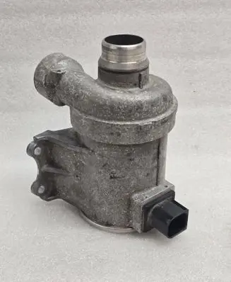 Volvo XC90 Water pump 31368715