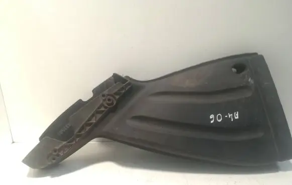 Audi A4 S4 B7 8E 8H Air intake duct part 8E0129618H