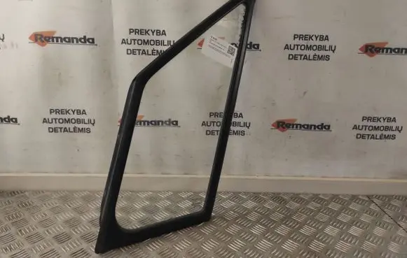 Mercedes-Benz Sprinter W906 Front door vent window glass four-door A9066711720