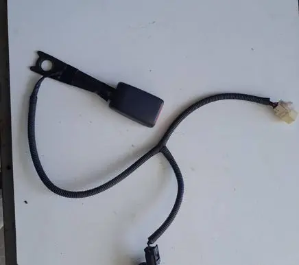 Toyota Corolla E120 E130 Front seatbelt buckle 040427DH