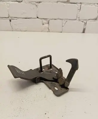 Volkswagen Transporter - Caravelle T5 Engine bonnet/hood lock/latch loop/hook 7H0823480A