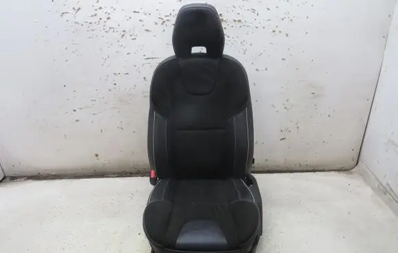 Volvo V40 Front driver seat GMAUTO4574097