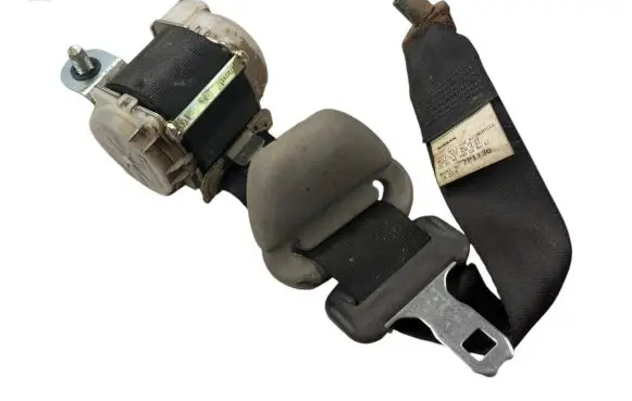 Nissan Navara Rear seatbelt 7P1130