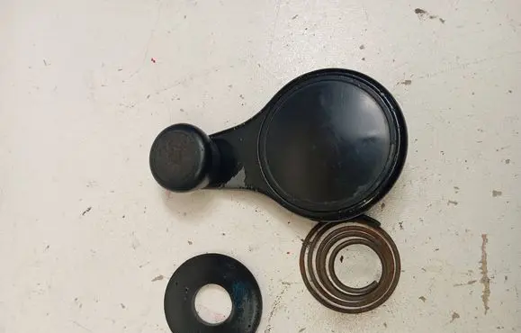 Saab 900 Front door window winding handle 847626