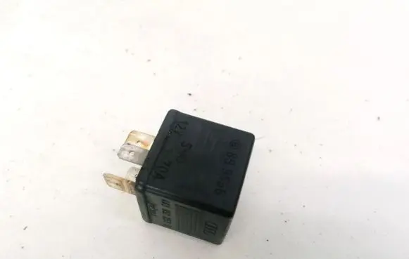 Audi A8 S8 D2 4D Other relay 443951253S