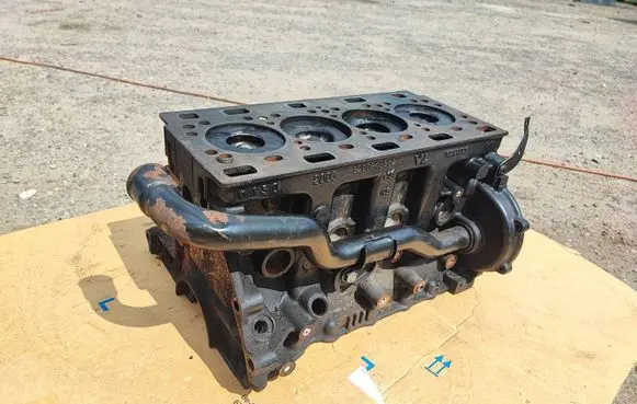 Renault Trafic II (X83) Engine block 8200349962