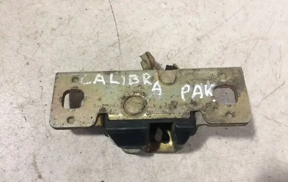 Opel Calibra Tailgate/trunk/boot lock/catch/latch 90347203