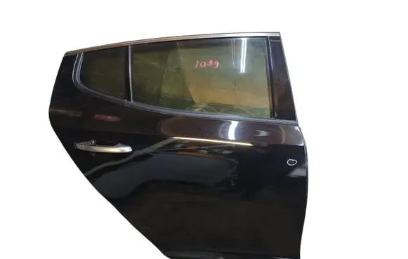 KIA Stinger Rear door 