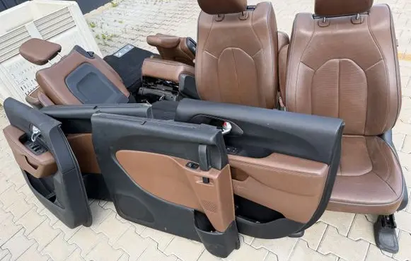 Chrysler Pacifica Seat set
