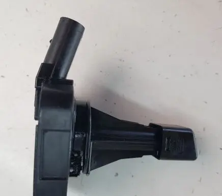 Volkswagen PASSAT B8 Oil pressure sensor 03C907660G