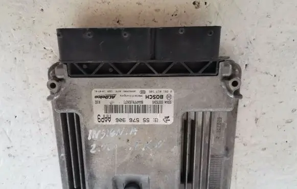 Opel Insignia A Engine control unit/module 55576906 0281017105