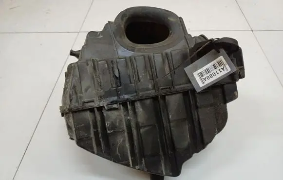 Renault Scenic III - Grand scenic III Air filter box 8200947663