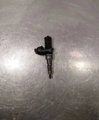 Skoda Superb B6 (3T) Fuel injector 038130073