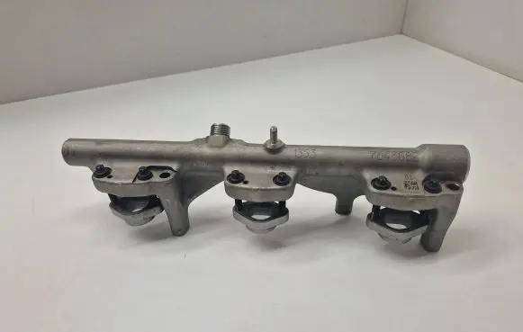 BMW 4 F32 F33 Fuel Injector clamp holder 7643082