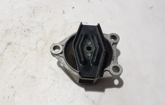 Volvo C40 Engine mount bracket 31686296