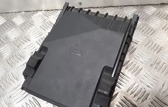 Audi A3 S3 8P Fuse box cover 1K0937132F