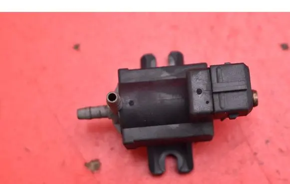 Opel Astra H Vacuum valve 55557829
