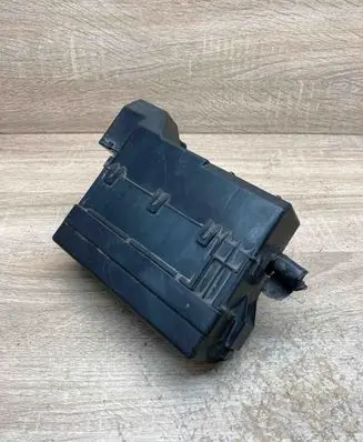 Nissan X-Trail T30 Fuse box set 71543266 24382AU010 YA2