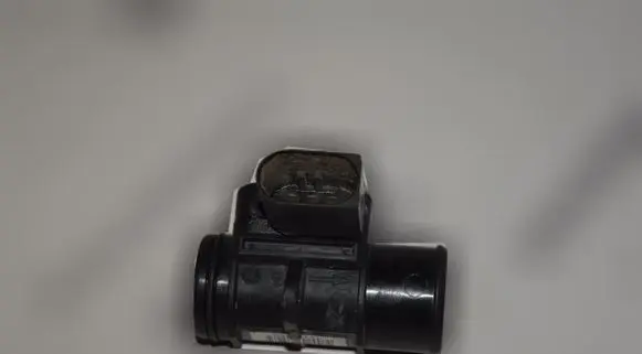 BMW 5 E60 E61 Mass air flow meter 1438814